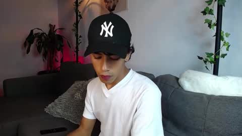 ostin 18hot online show from December 14, 1:27 am