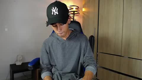 ostin 18hot online show from December 21, 7:38 pm