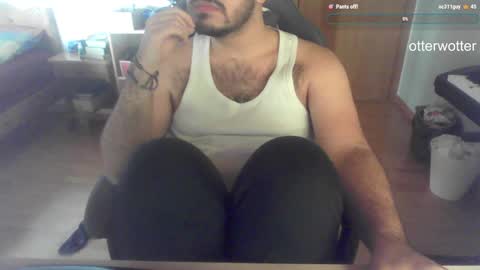 Snapshot of otterwotter chatting on January 8, 11:43 am Wotter online show from January 8, 11:43 am