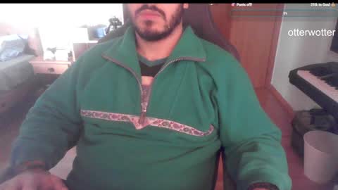 Snapshot of otterwotter chatting on December 17, 10:12 am Wotter online show from December 17, 10:12 am