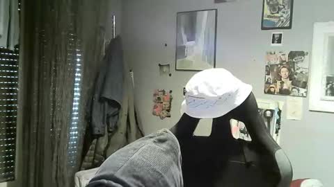 ouinnybis195625 online show from October 18, 10:08 am