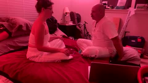 Snapshot of ourbeautifultransformation chatting on October 3, 3:37 am OurBeautifulTransformation online show from October 3, 3:37 am