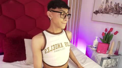 Owen online show from May 26, 3:01 am
