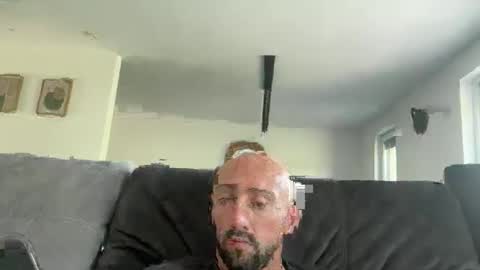 Snapshot of oxlade59 chatting on October 8, 1:17 pm oxlade59 online show from October 8, 1:17 pm