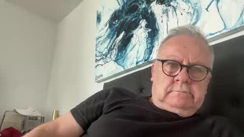 ozhairybearxxxx online show from March 23, 12:59 am