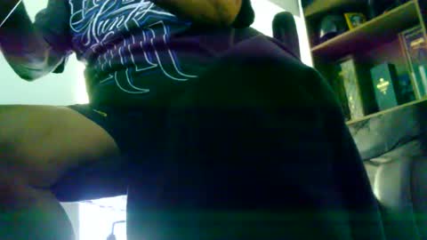 Snapshot of ozzyrickster chatting on February 19, 3:17 am Oi Oi Oi online show from February 19, 3:17 am