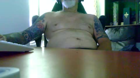 Snapshot of ozzyrickster chatting on February 7, 3:55 am Oi Oi Oi online show from February 7, 3:55 am