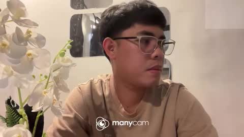 Snapshot of p1noytwink_ chatting on September 26, 10:40 pm Terrence online show from September 26, 10:40 pm