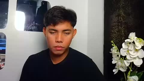Snapshot of p1noytwink_ chatting on September 17, 7:34 am Terrence online show from September 17, 7:34 am