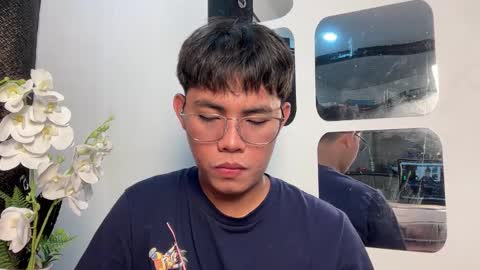 Snapshot of p1noytwink_ chatting on September 23, 8:41 am Terrence online show from September 23, 8:41 am