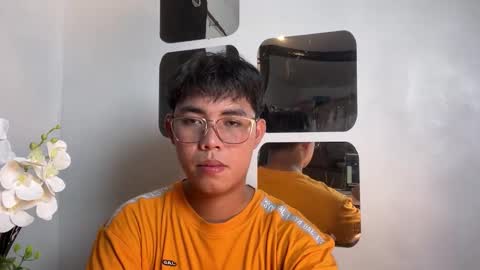 Snapshot of p1noytwink_ chatting on September 24, 10:00 am Terrence online show from September 24, 10:00 am
