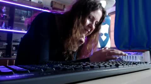 Ella online show from May 10, 8:10 am