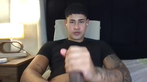 Snapshot of pablo_boston chatting on January 5, 5:51 am Javi online show from January 5, 5:51 am