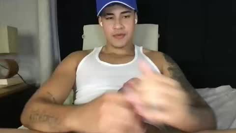Snapshot of pablo_boston chatting on February 6, 12:33 am Javi online show from February 6, 12:33 am