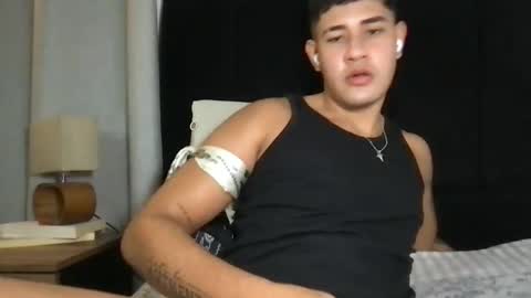 Snapshot of pablo_boston chatting on December 1, 11:29 pm Javi online show from December 1, 11:29 pm