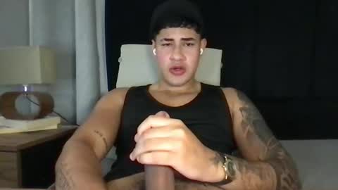 Snapshot of pablo_boston chatting on February 21, 4:29 am Javi online show from February 21, 4:29 am
