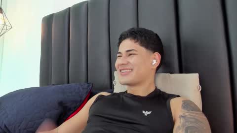 Javi    online show from February 13, 5:00 am