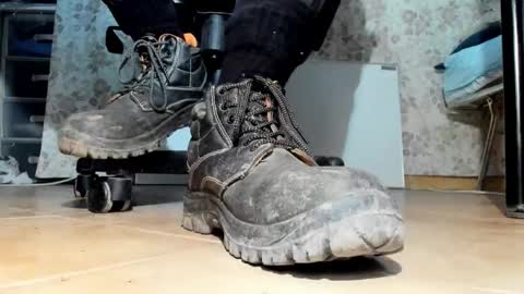 Pablo Meness online show from November 5, 6:43 pm