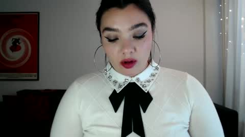 Page 3 online show from October 1, 9:35 pm