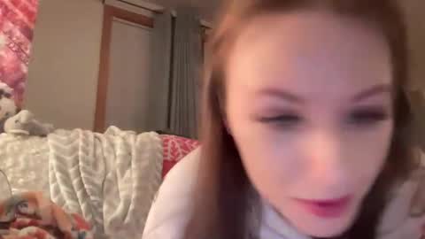 paisleysnowxo online show from November 3, 4:24 am