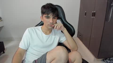 pakun_ online show from December 6, 6:33 pm