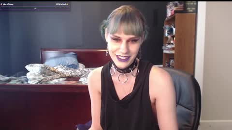 Snapshot of palaceofmalice chatting on December 17, 4:43 pm palaceofmalice online show from December 17, 4:43 pm
