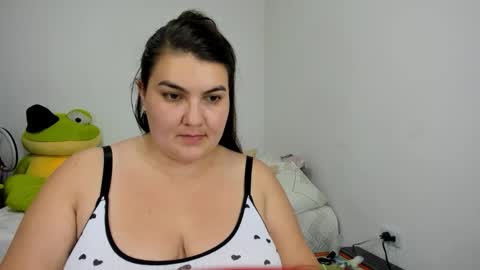 Mia online show from December 1, 2:09 am