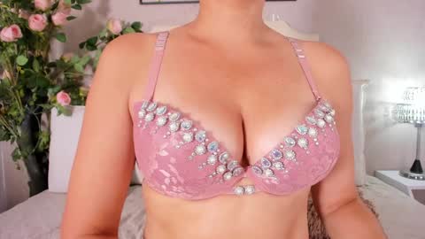 Snapshot of pamela_duque30 chatting on February 2, 7:09 am Pamela Duque online show from February 2, 7:09 am