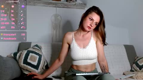 Snapshot of pamelalogan chatting on September 11, 8:54 pm Pamela online show from September 11, 8:54 pm