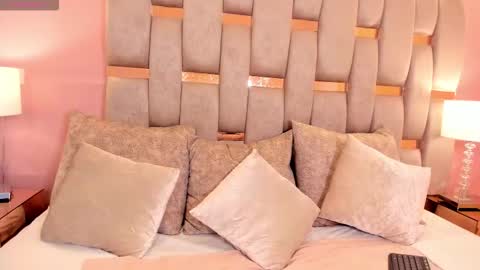 Pamela  online show from October 31, 11:27 pm