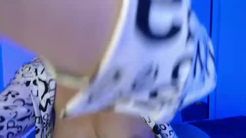 Carolinesworldx online show from October 12, 3:21 am