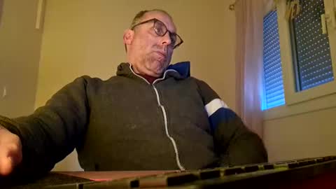 pansak1973 online show from February 16, 1:27 pm