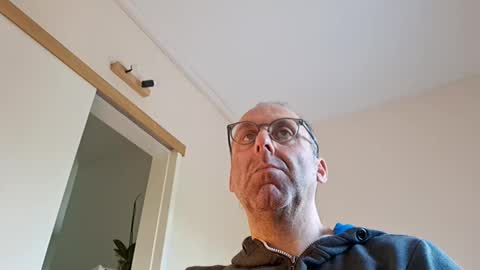 pansak1973 online show from February 26, 7:02 am