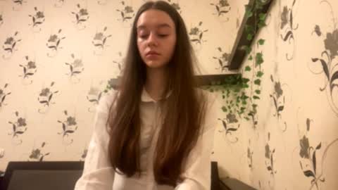 Snapshot of pantease_ chatting on September 16, 8:34 pm Kate online show from September 16, 8:34 pm