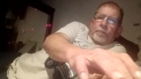 a online show from October 25, 9:08 am