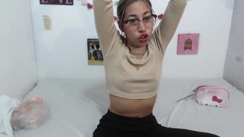 Paola online show from February 6, 3:09 pm