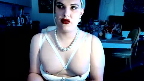 Sarina Williams online show from June 15, 8:17 am