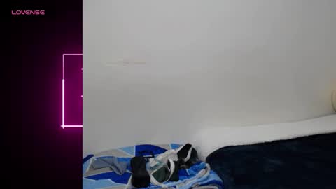 papi_mami_live_ online show from October 21, 1:33 am