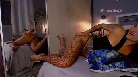 Snapshot of paradisegirl_ chatting on January 15, 1:34 am My alter ego Betinna Flowers - a tattooed Miss - Are you missing me come in here - online show from January 15, 1:34 am