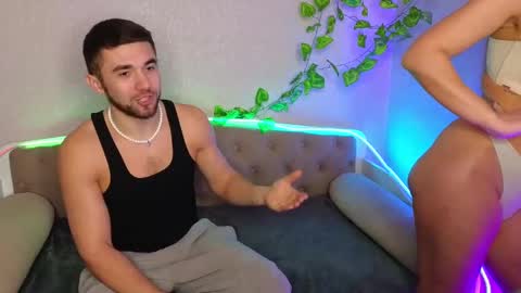 Snapshot of paradisepleasure_ chatting on February 20, 1:57 am Allie Alex Thumbs up if you like us online show from February 20, 1:57 am