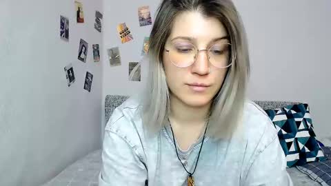 paradisexparadisex online show from January 19, 2:47 am