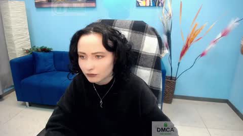 Snapshot of paradox_666_ chatting on January 25, 8:10 am Louise online show from January 25, 8:10 am