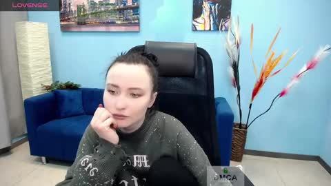 Snapshot of paradox_666_ chatting on January 16, 11:04 am Louise online show from January 16, 11:04 am