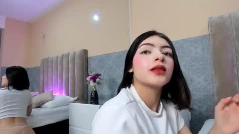 Paris online show from March 5, 2:26 pm