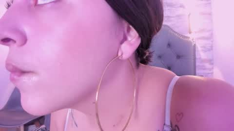 Taylor  online show from October 18, 11:09 pm