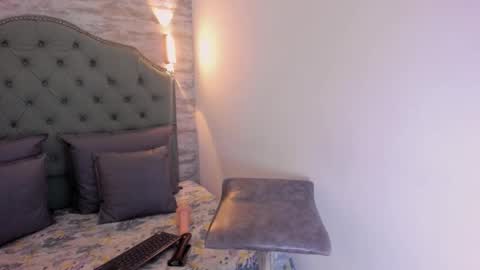 Taylor  online show from October 14, 7:50 pm