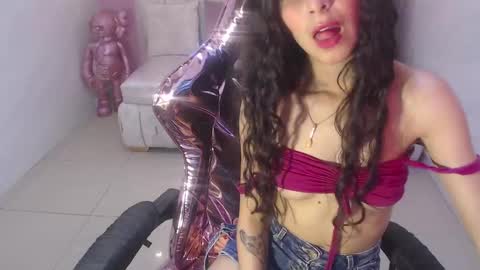 Snapshot of paris_1sub chatting on February 22, 8:42 pm Paris 1sub online show from February 22, 8:42 pm