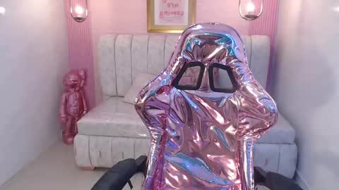 Snapshot of paris_1sub chatting on February 13, 8:34 pm Paris 1sub online show from February 13, 8:34 pm