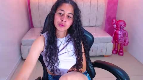 Snapshot of paris_1sub chatting on September 9, 5:35 pm Paris 1sub online show from September 9, 5:35 pm