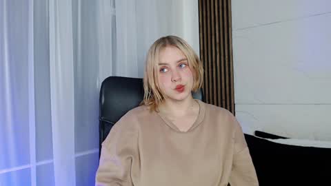 Lizz  online Monday to Saturday from 9pm to 5am Colombia time online show from January 10, 3:07 am